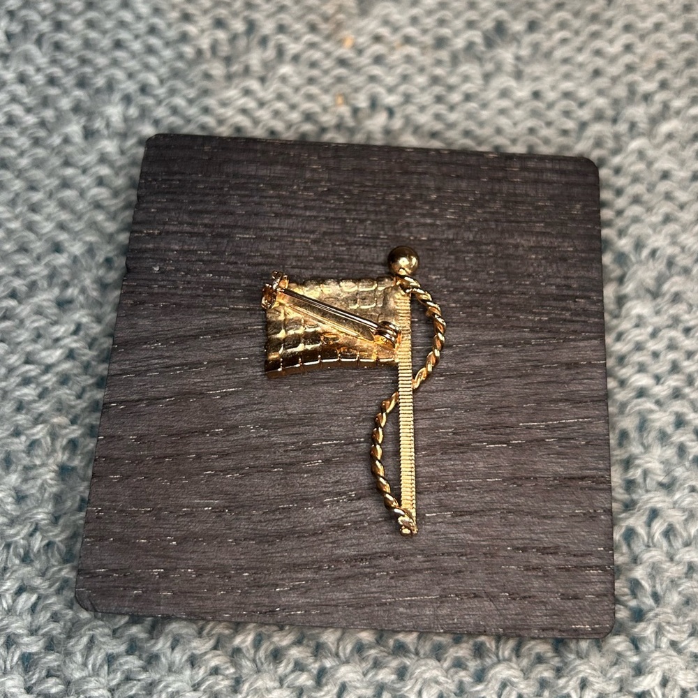 3/$10 American Flag Brooch with Rhinestones - Picture 3 of 3